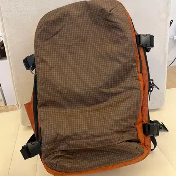 컬럼비아 브라운 체크 무늬 백팩 40L