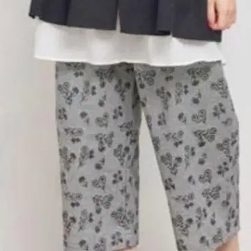 사만사 모스모스 자수 팬츠 미사용 새상품