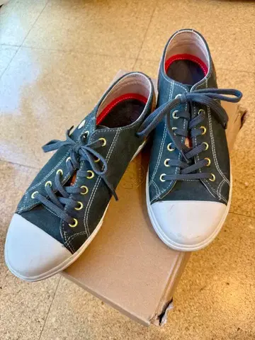 #크리스마스#russet#고급 절개 스웨이드 로우컷 스니커즈 38