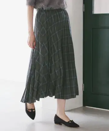 미사용 새상품 로페피크닉 모스그린 체크 무늬 플리츠 스커트