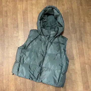 [ 새상품급 ] ZARA 후드 부착 베스트 올리브 그린 L