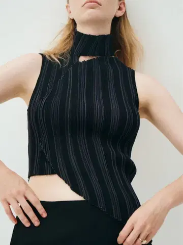 PHOTOCOPIEU 포토코퓨 어시멘틀리 오벌 상의 시착만 한 상품