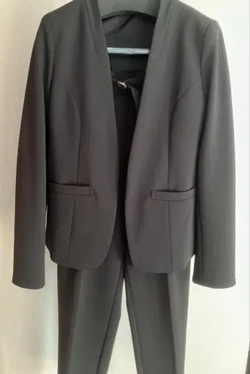 Emilyan 칼라리스 자켓 팬츠 셋업