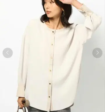 밴야드 스톰 배색 더블 크로스 블라우스 베이지