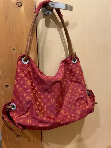 러셋 빨간색 나일론 숄더백 익명