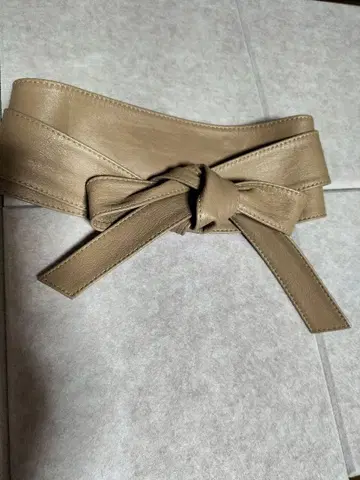 베이지 가죽 혁 벨트