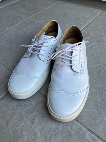 후프디도 화이트 가죽 레이스업 스니커즈 44 사이즈