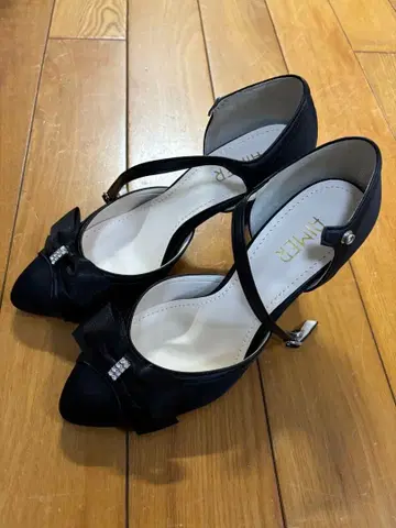 AIMER 블랙 리본 포함 포멀 펌프스