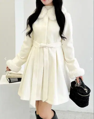 탈부착 가능 퍼 포함 A 라인 롱 코트