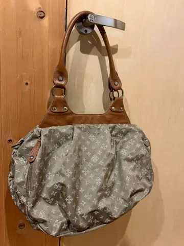 러셋 카키 나일론 가죽 숄더백 익명