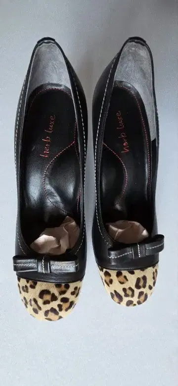 herb luxe 발가락 레오파드 무늬 펌프스