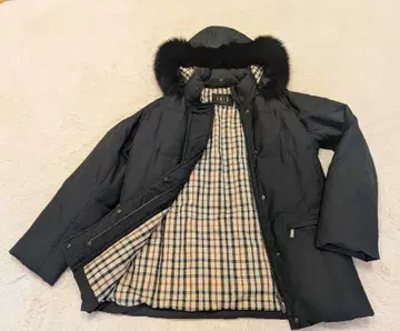 새상품급 DAKS 후드 부착 다운 자켓 블랙 계열 사이즈 38