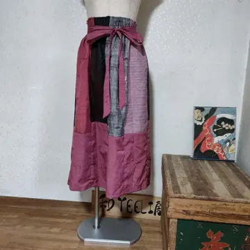 기모노 리메이크 8종의 견직물로 만든 넉넉한 패치워크 12폭 접기 스커트