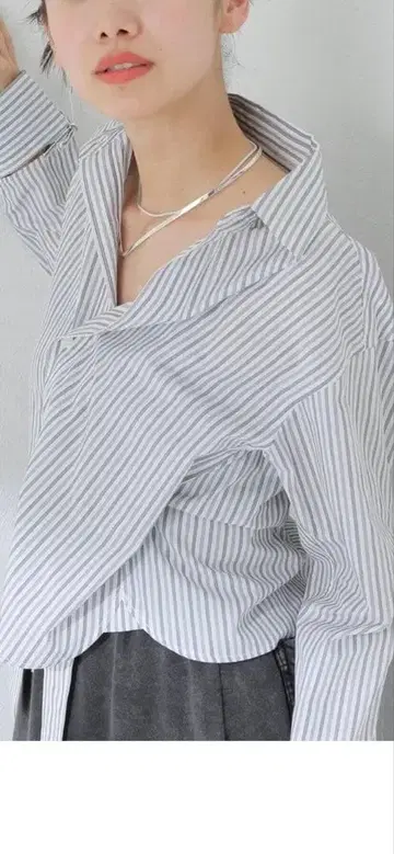 soduk 스트라이프 크롭 긴팔 셔츠