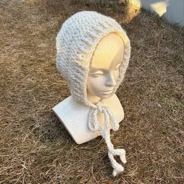 [ 핸드메이드 ] 보닛 발라클라바 부클레 끈 포함 모자 비니 니트