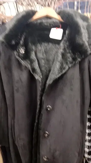 블랙 무스탕 코트