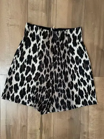 유나이티드 애로우즈 레오파드 숏팬츠