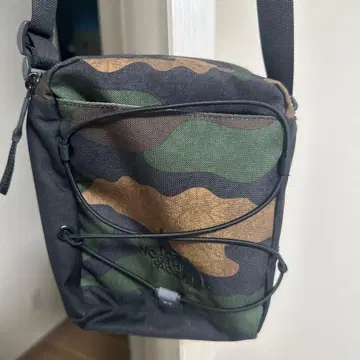THE NORTH FACE 카모플라쥬 숄더백
