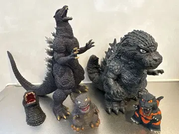 고질라 피규어 세트