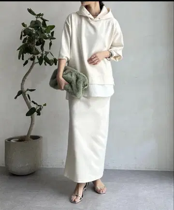 doudou 후디 + 타이트 스커트 아이보리