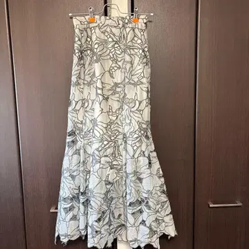 [ 정가 16,940엔 ] snidel 커팅 레이스 머메이드 스커트 S