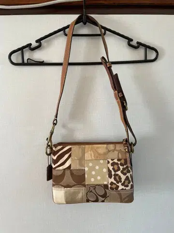 패치워크 디자인 숄더백