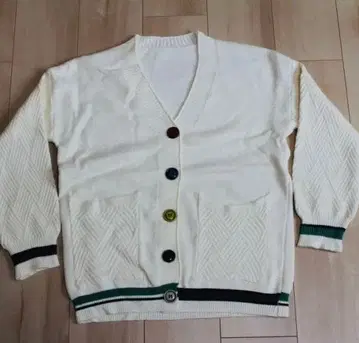 아이보리 다이아몬드 패턴 가디건