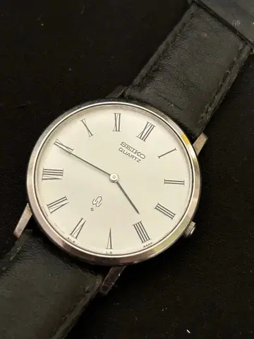 세이코 샤리오 쿼츠 손목시계 화이트 작동 중