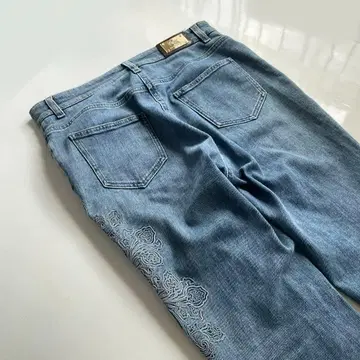 [ 새상품급 ] ETRO 데님 이탈리아제 팬츠 사이즈 29 코드 자수