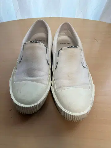MONCLER 화이트 슬립온 스니커즈