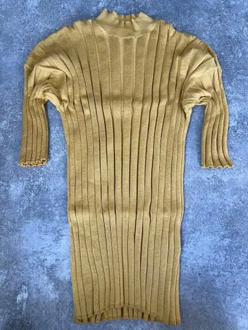 미사용 MAISON EUREKA 모크넥 리브 니트