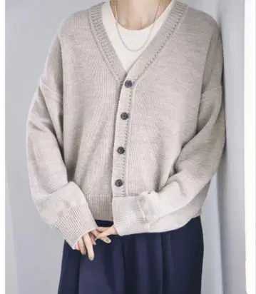새상품급 투데이풀 V넥 니트 가디건 엘보 패치 내추럴