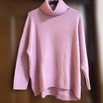 월드 살몬 핑크 터틀넥 스웨터