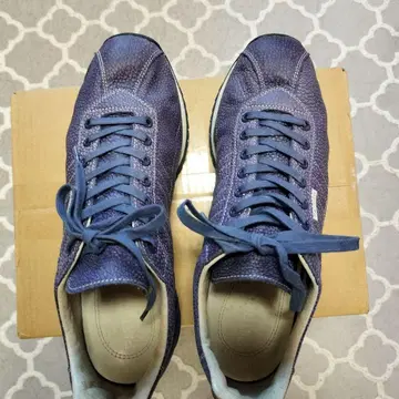 패트릭 다크 블루 스니커즈 레트로 스타일