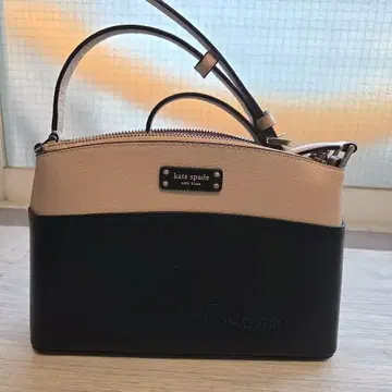kate spade 숄더백 베이지와 블랙