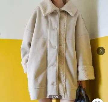 카스타네 리버서블 하이넥 보아 무스탕 자켓 무스탕 코트