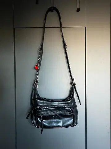 ZARA 블랙 가죽 숄더백