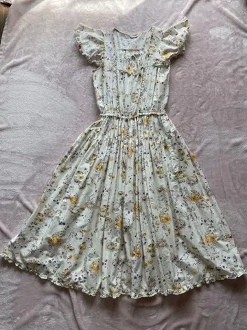 꽃무늬 프릴 원피스