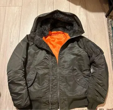 Alpha Industries MA-1 00s 후드 부착