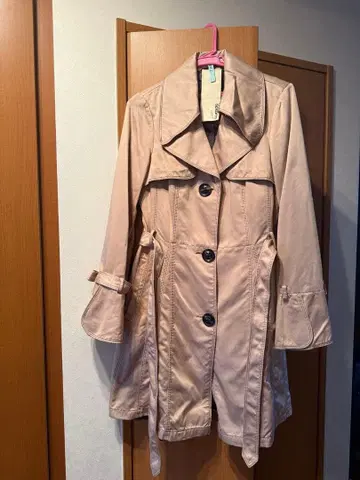 [ SPOOM ] 베이지 트렌치코트 안감 부착