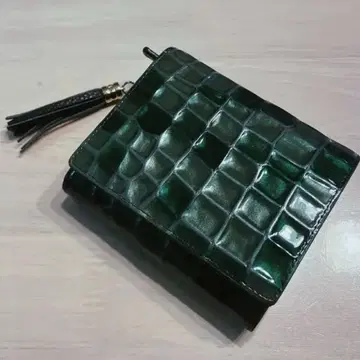 DELLACLASSE 소가죽 접이식 지갑 태슬 포함