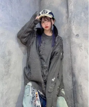 [ Never mind the XU ] 디자인 데미지 긴팔 니트