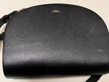 A.P.C. 하프문 블랙