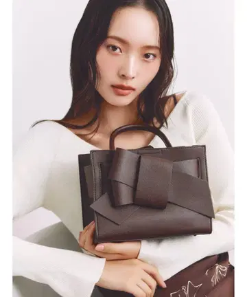 FRAY I.D 엘르 리본 미들백 브라운