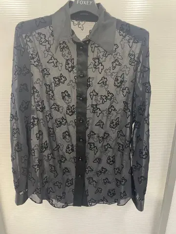 나비 무늬 긴팔 셔츠 MOSCHINO 스커트 셋업