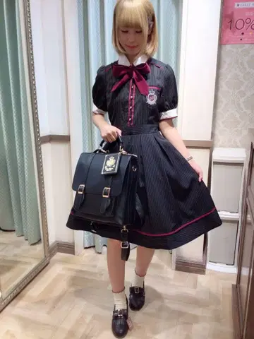 Amavel Crown Marin 스트라이프 셔츠 원피스 블랙