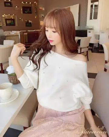 [ 새상품급 ] michellMacaron 펄 니트탑