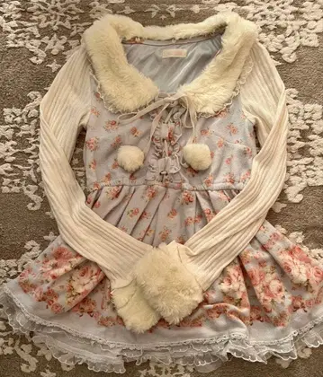 LIZLISA 옷깃 퍼 꽃무늬 셋업 스카이블루