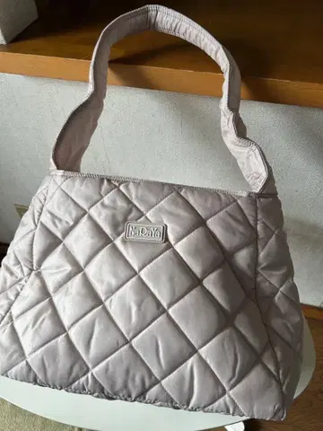 나라야 퀼팅 숄더백