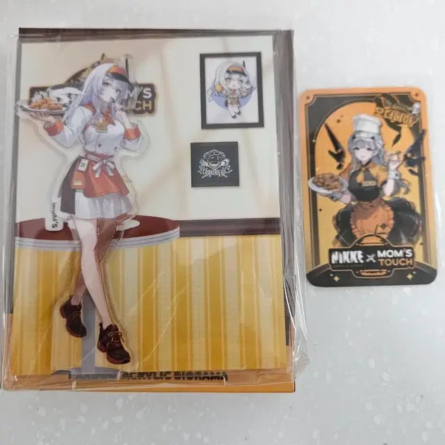 니케 맘스터치 스노우화이트 아크릴스탠드 모더니아 포토카드